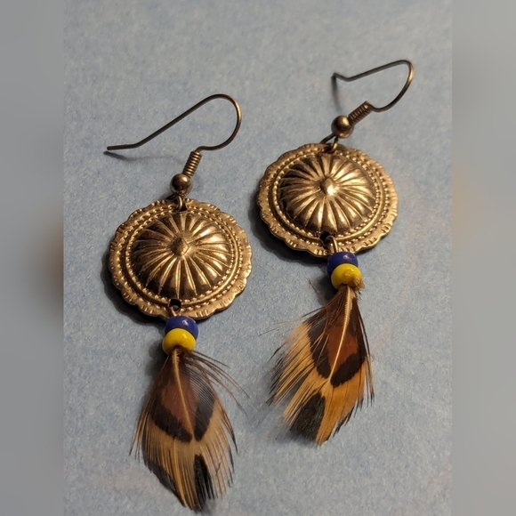 💛 First Nations Design drop dangle earrings blue yellow bead real feather - Picture 2 of 6
